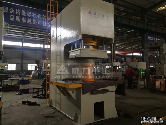 单臂校直专用单柱液压机车间