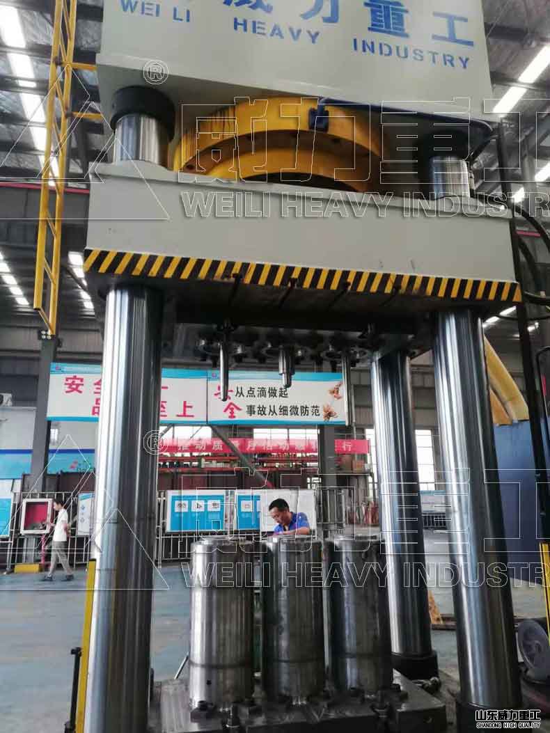 2000吨液压机客户使用现场