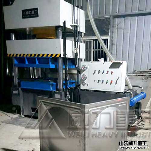 水箱板成型液压机客户使用现场