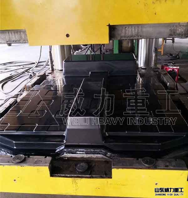 客户模压成型机模压工艺现场
