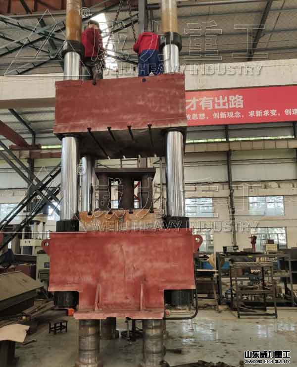 1500吨红冲热模锻液压机加工生产现场