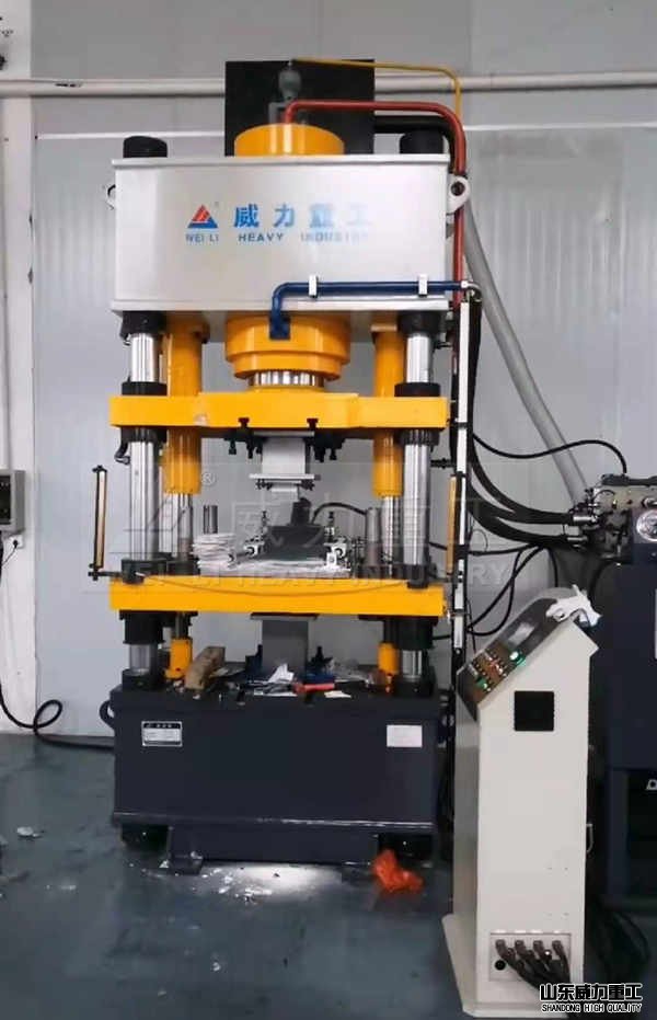 500吨氧化铝陶瓷基片成型液压机